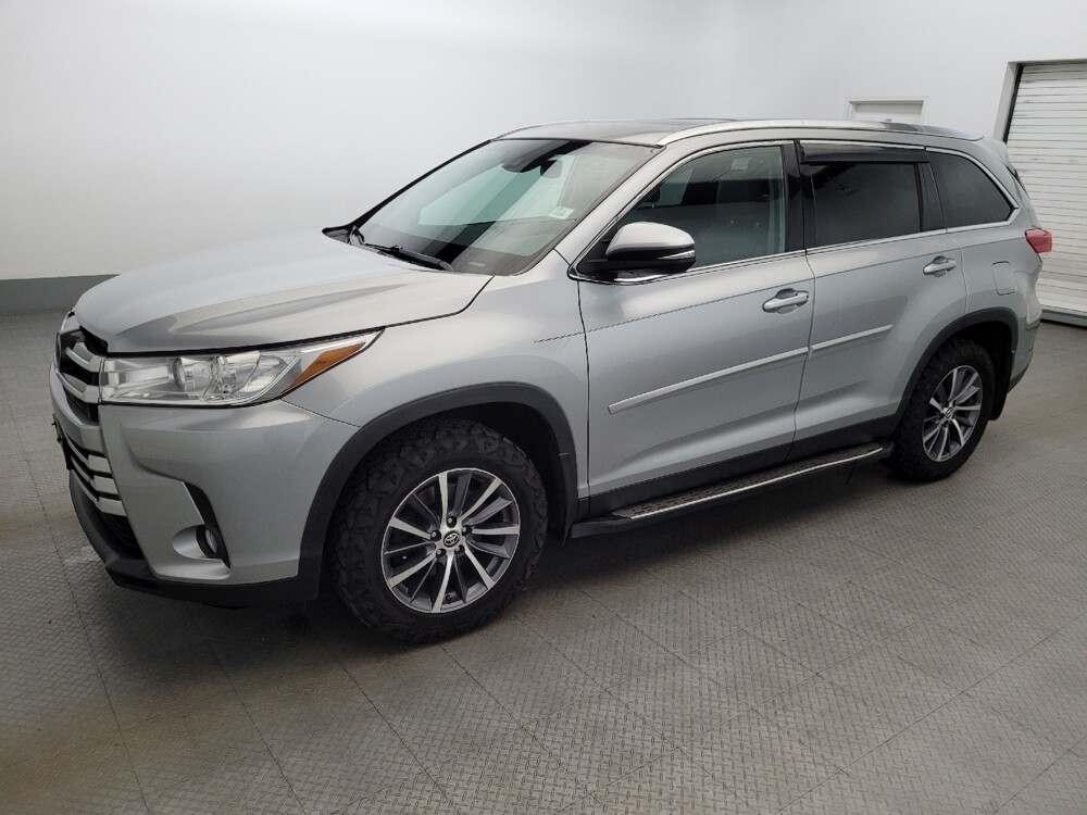 2019 Toyota Highlander in Allentown, PA 18103 - 18101715 2