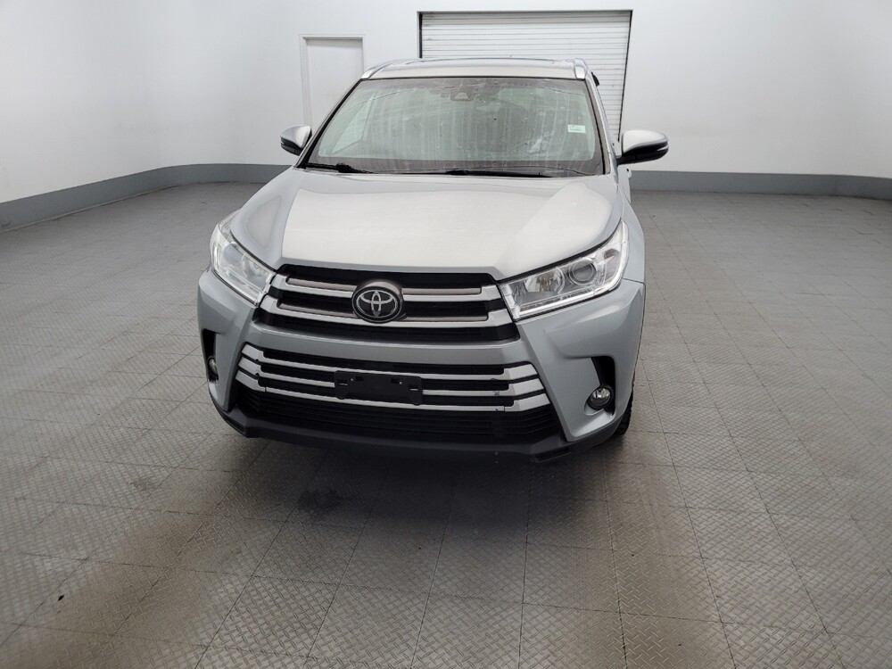 2019 Toyota Highlander in Allentown, PA 18103 - 18101715 15