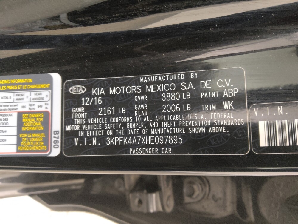 2017 Kia Forte in Gladstone, MO 64118 - 18101744 33