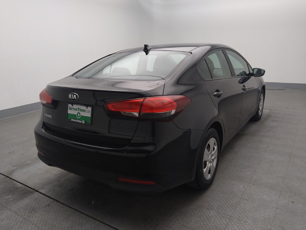 2017 Kia Forte in Gladstone, MO 64118 - 18101744 9
