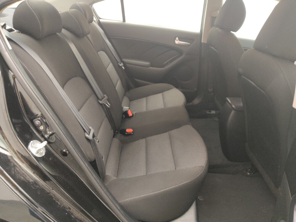 2017 Kia Forte in Gladstone, MO 64118 - 18101744 19