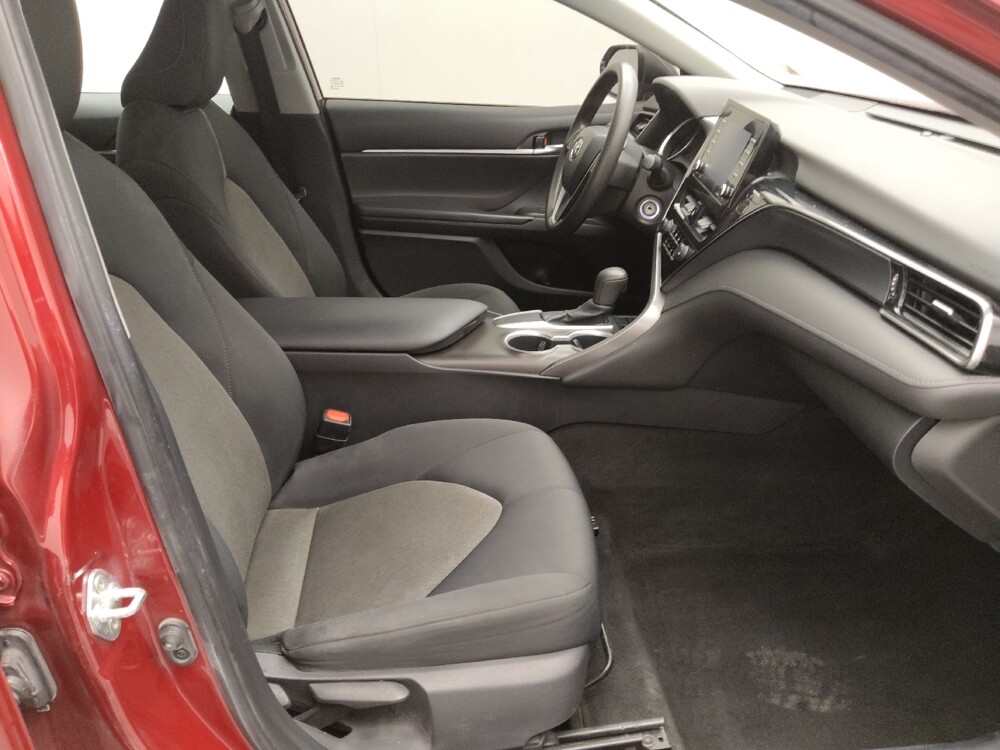 2021 Toyota Camry in St. Louis, MO 63136 - 18101745 21