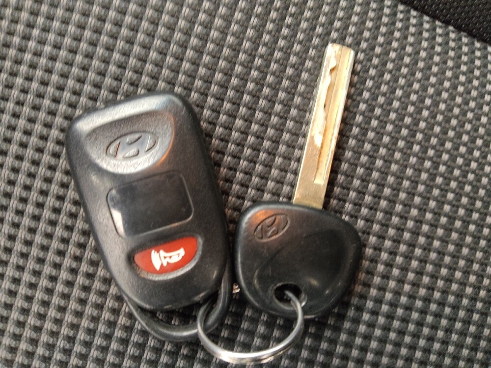 2016 Hyundai Elantra in Springfield, MO 65807 - 18101750 32