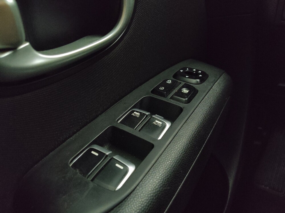 2019 Kia Soul in Des Moines, IA 50310 - 18101756 27