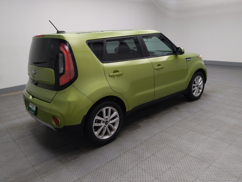 2019 Kia Soul in Des Moines, IA 50310 - 18101756 10