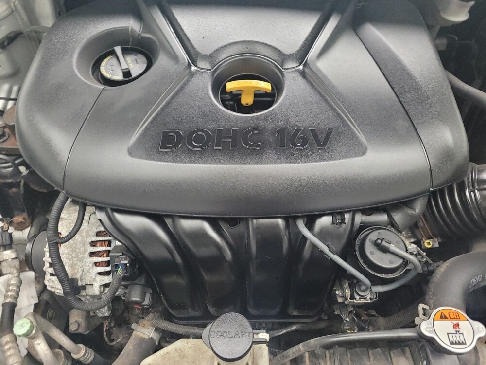 2016 Kia Forte in St. Louis, MO 63125 - 18101766 30