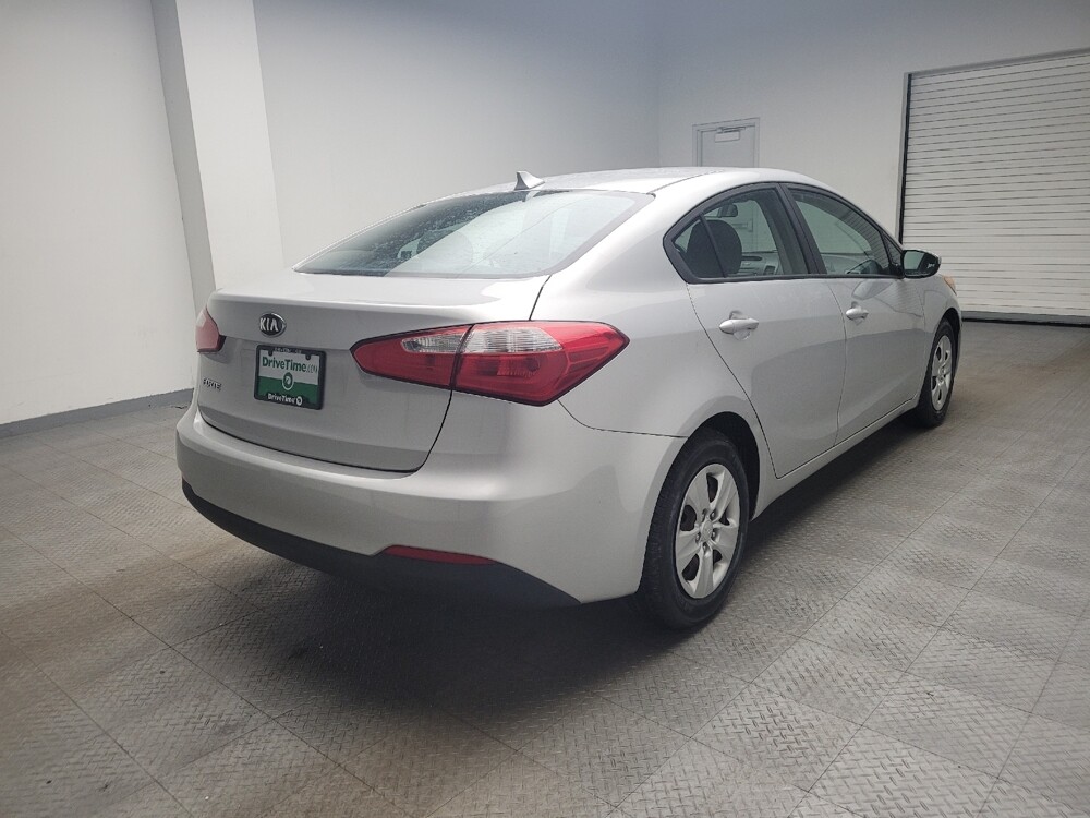 2016 Kia Forte in St. Louis, MO 63125 - 18101766 9