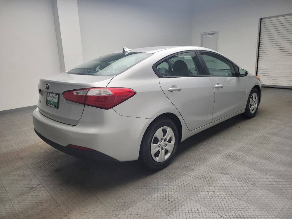 2016 Kia Forte in St. Louis, MO 63125 - 18101766 10