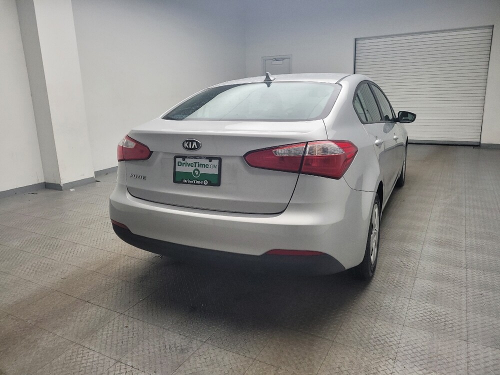 2016 Kia Forte in St. Louis, MO 63125 - 18101766 7
