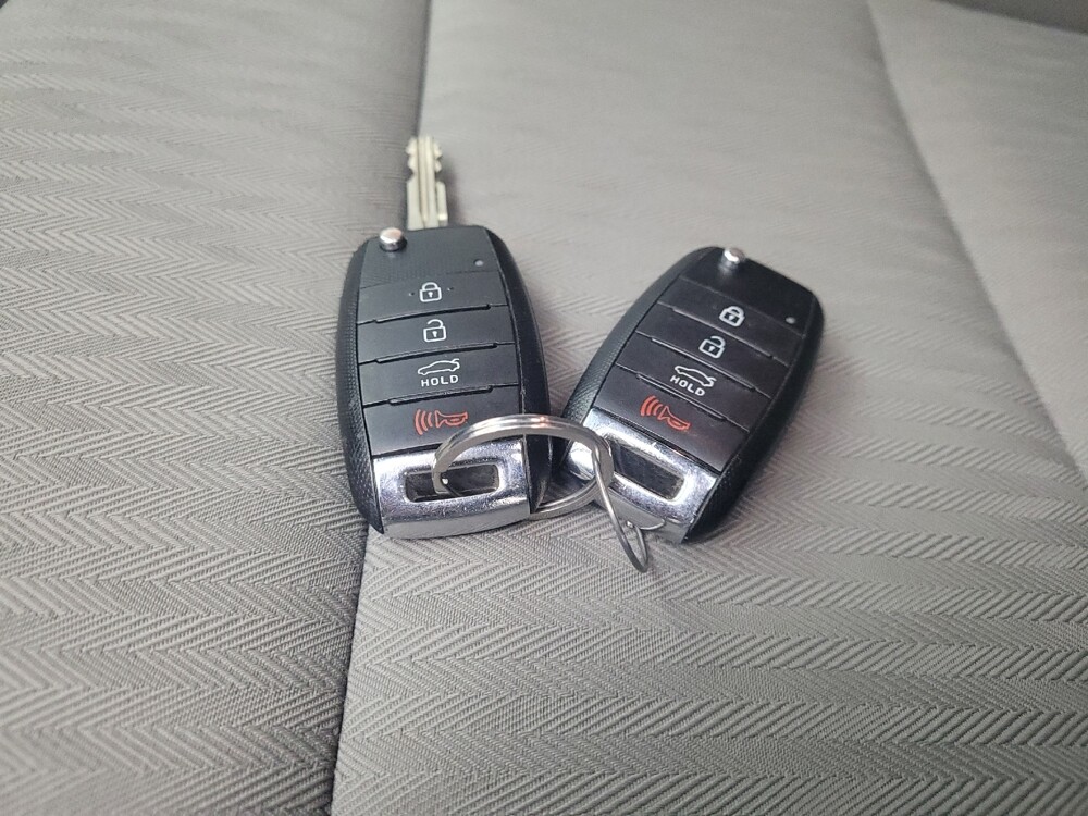 2016 Kia Forte in St. Louis, MO 63125 - 18101766 32