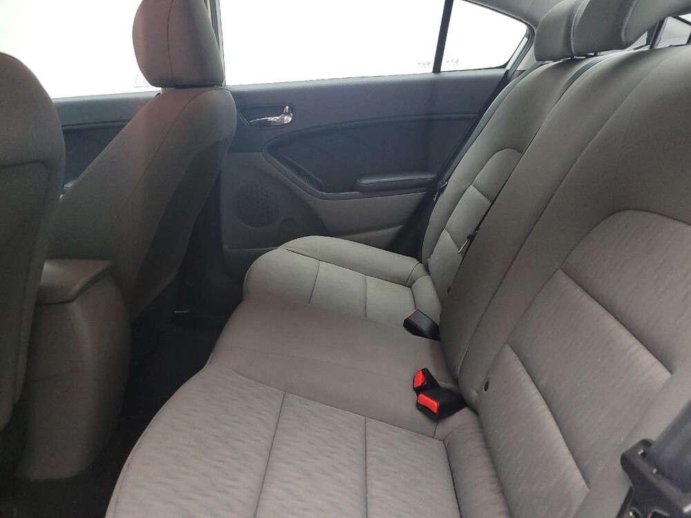 2016 Kia Forte in St. Louis, MO 63125 - 18101766 18