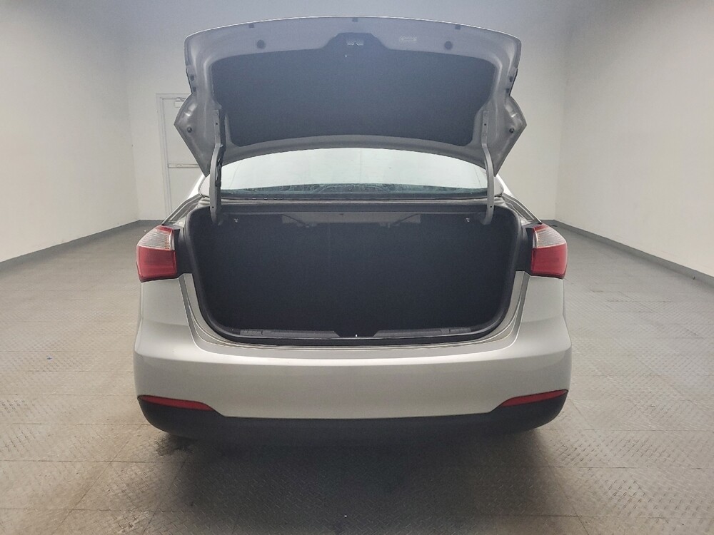 2016 Kia Forte in St. Louis, MO 63125 - 18101766 29