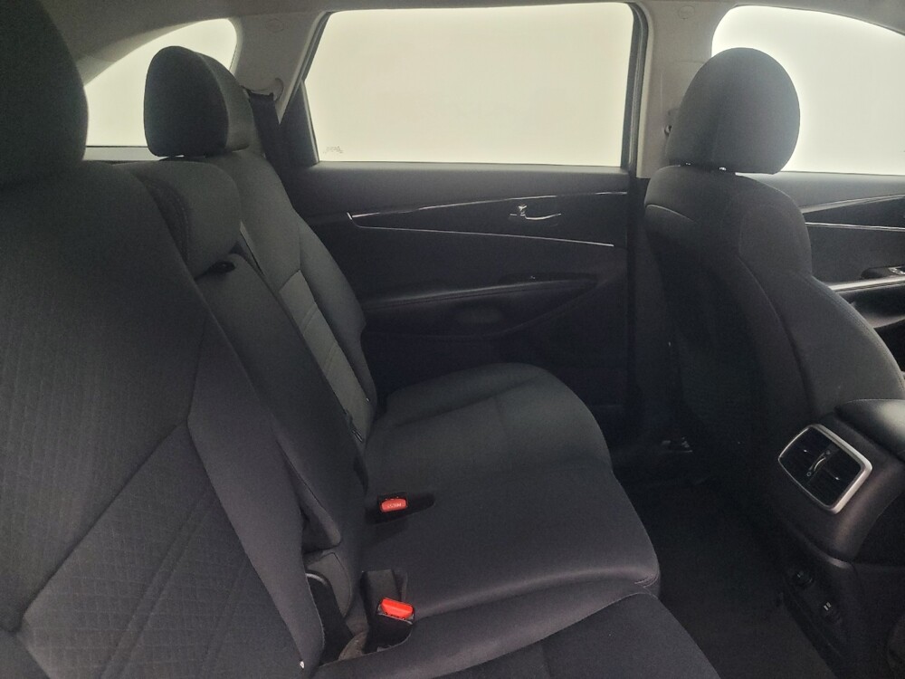 2019 Kia Sorento in Mishawaka, IN 46545 - 18101776 19