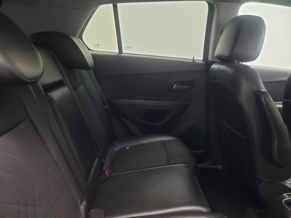 2020 Chevrolet Trax in Indianapolis, IN 46219 - 18101779 19