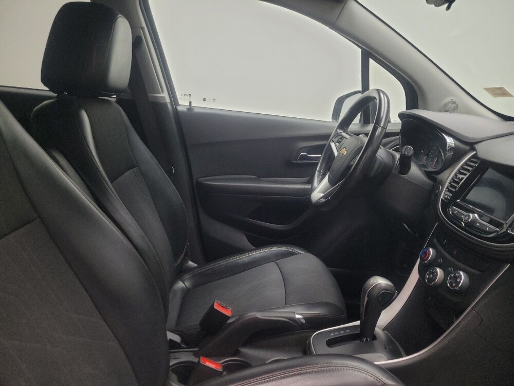 2020 Chevrolet Trax in Indianapolis, IN 46219 - 18101779 21