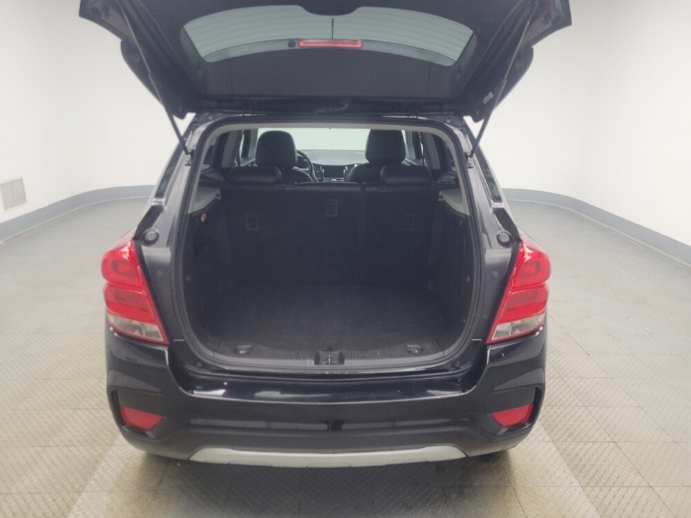 2020 Chevrolet Trax in Indianapolis, IN 46219 - 18101779 29