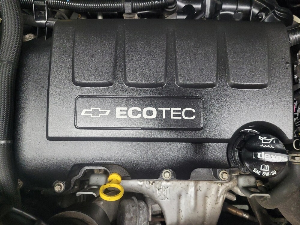 2020 Chevrolet Trax in Indianapolis, IN 46219 - 18101779 30