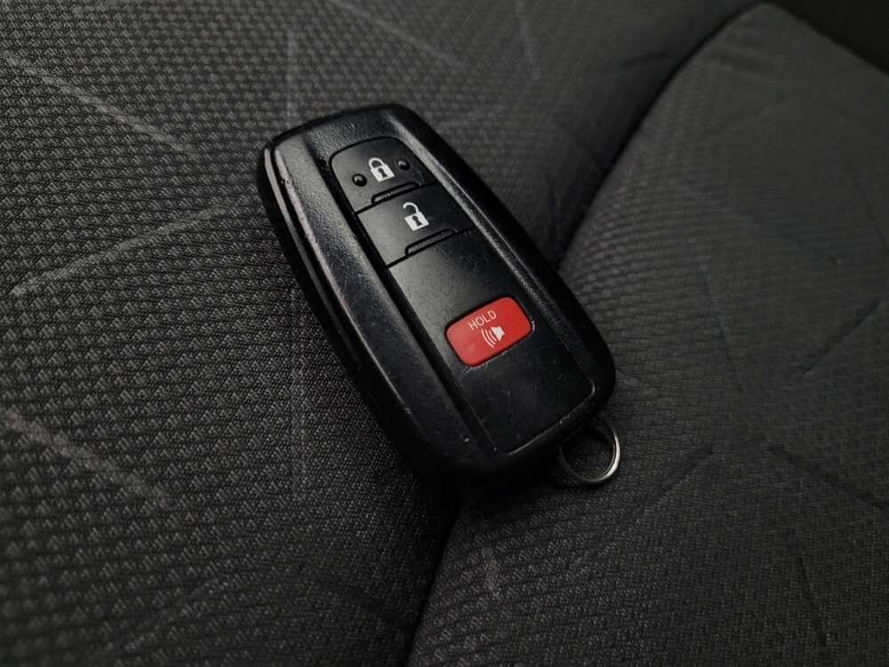 2021 Toyota RAV4 in Phoenix, AZ 85015 - 18101782 32