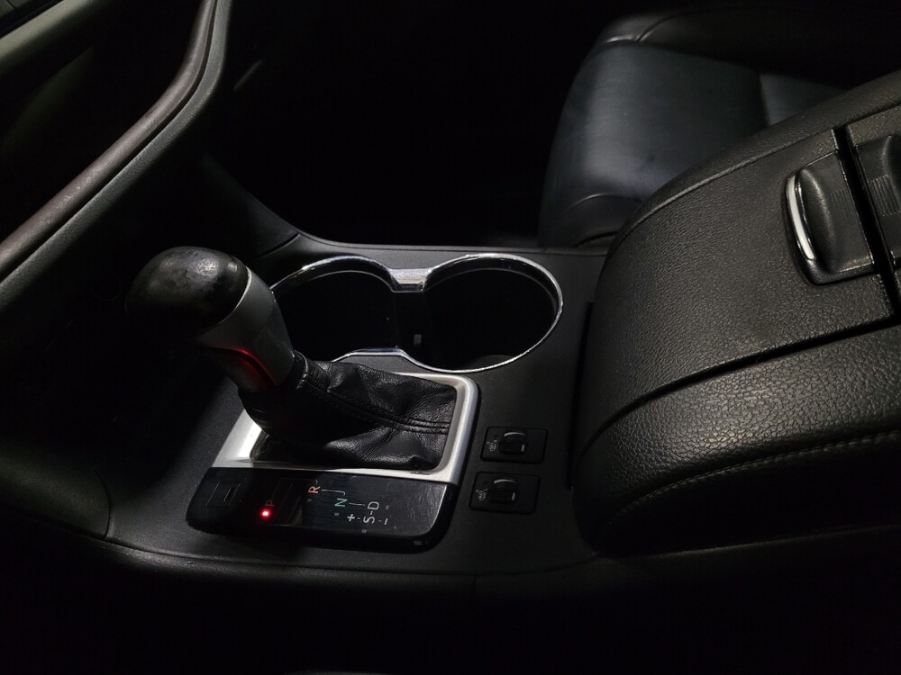 2019 Toyota Highlander in New Castle, DE 19720 - 18101784 26