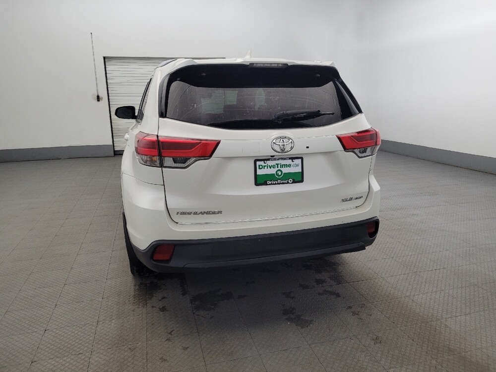 2019 Toyota Highlander in New Castle, DE 19720 - 18101784 6