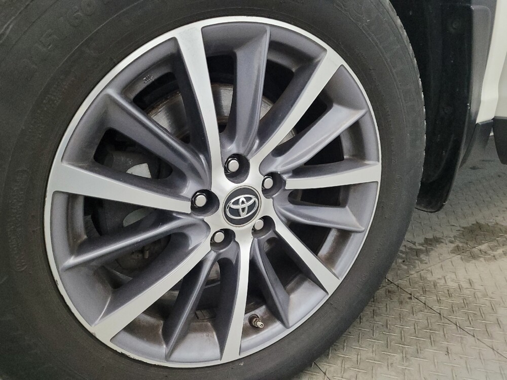 2019 Toyota Highlander in New Castle, DE 19720 - 18101784 31