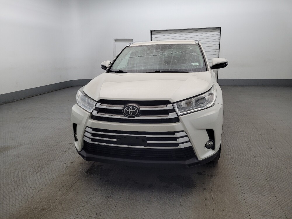 2019 Toyota Highlander in New Castle, DE 19720 - 18101784 15