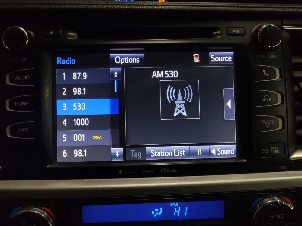 2019 Toyota Highlander in New Castle, DE 19720 - 18101784 25