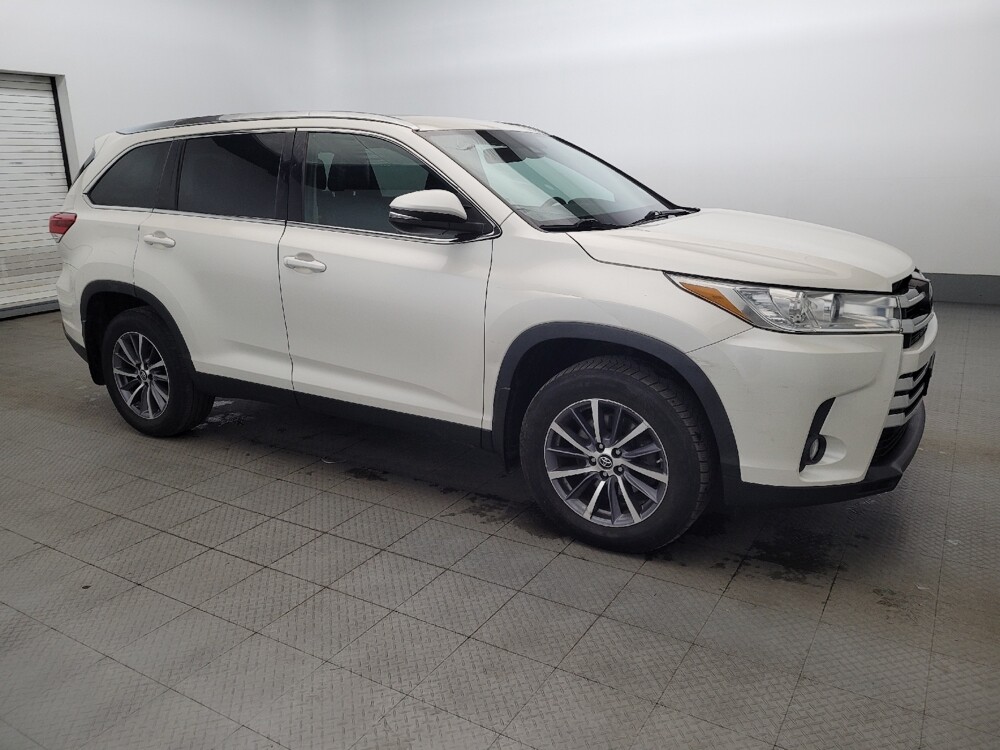 2019 Toyota Highlander in New Castle, DE 19720 - 18101784 11