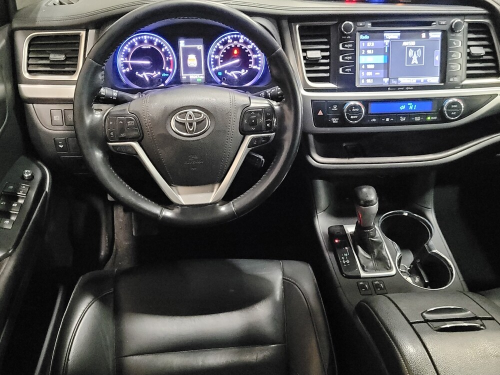 2019 Toyota Highlander in New Castle, DE 19720 - 18101784 22