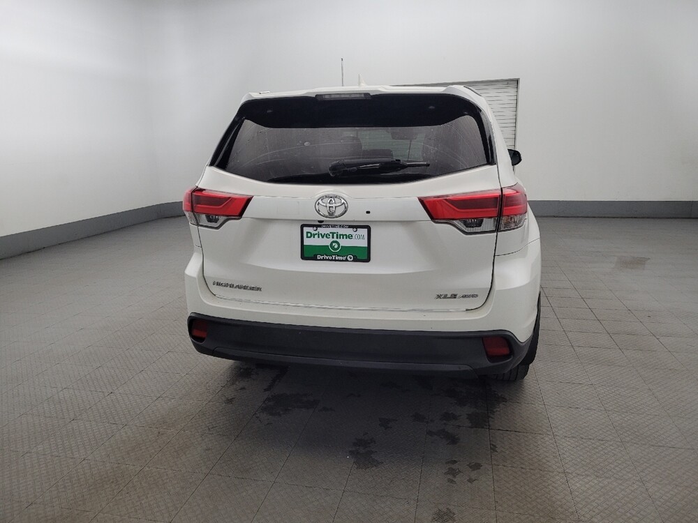 2019 Toyota Highlander in New Castle, DE 19720 - 18101784 7