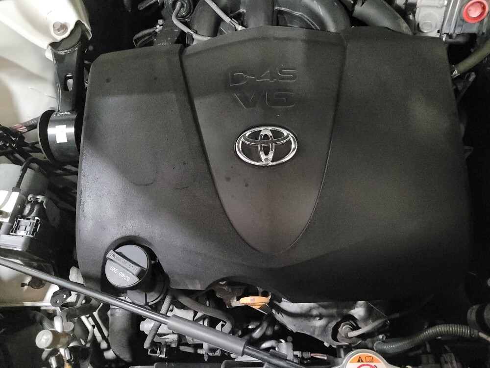 2019 Toyota Highlander in New Castle, DE 19720 - 18101784 30