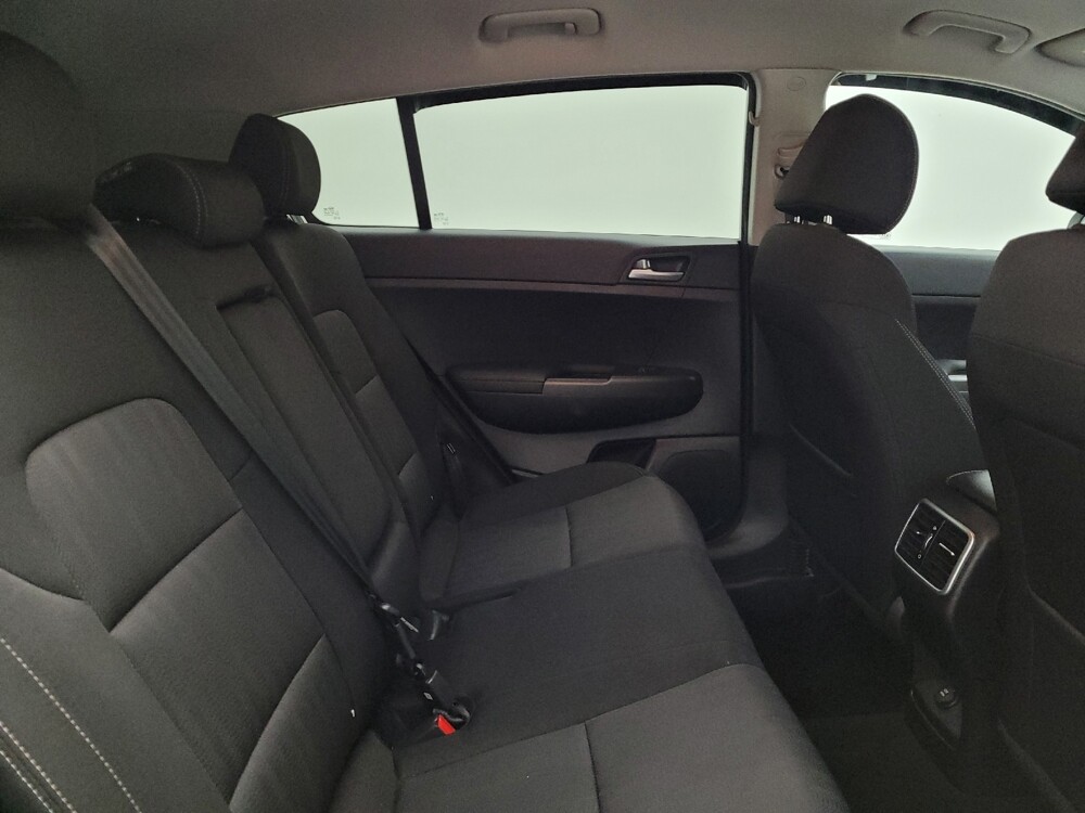 2021 Kia Sportage in Miamisburg, OH 45342 - 18101785 19