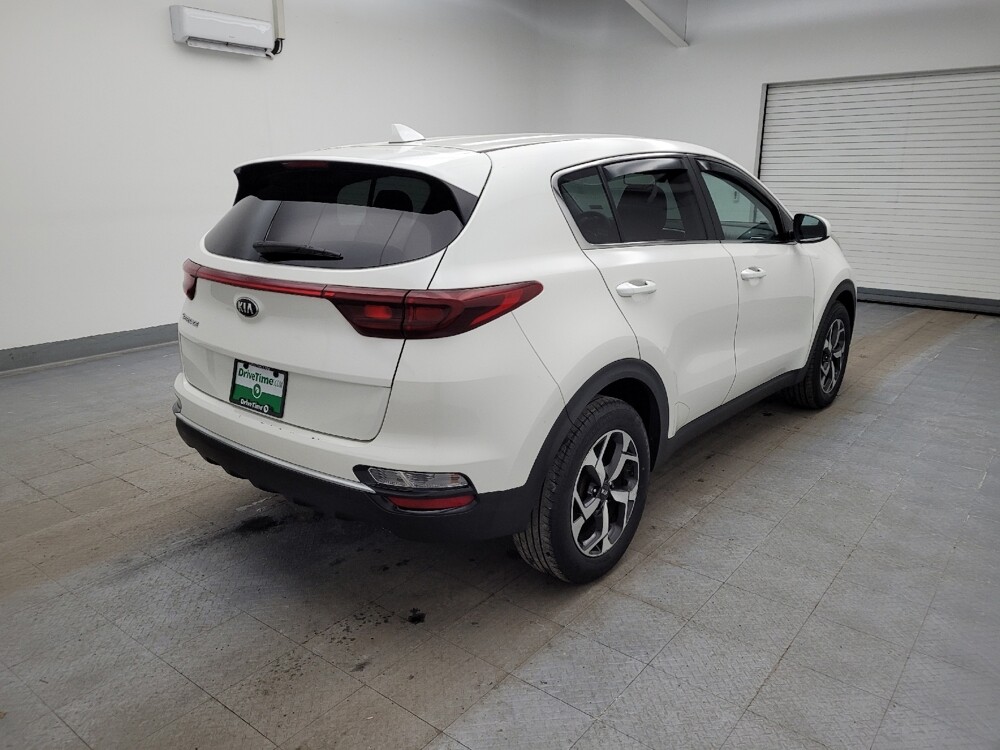 2021 Kia Sportage in Miamisburg, OH 45342 - 18101785 9