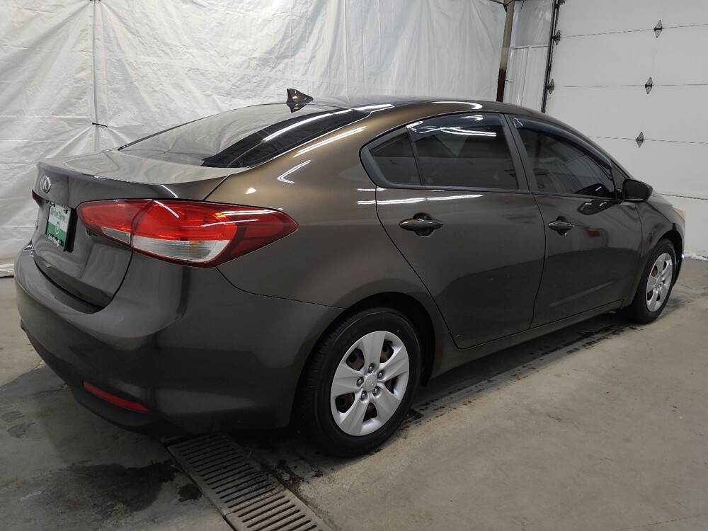 2017 Kia Forte in Fairfield, OH 45014 - 18101786 10