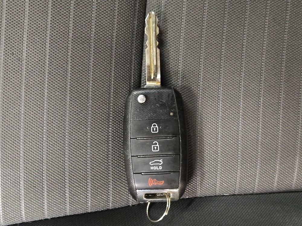 2017 Kia Forte in Fairfield, OH 45014 - 18101786 32