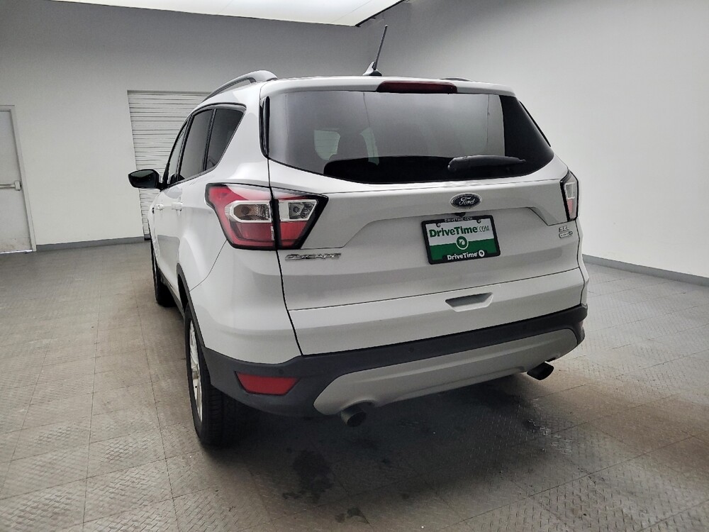 2018 Ford Escape in Taylor, MI 48180 - 18101789 6