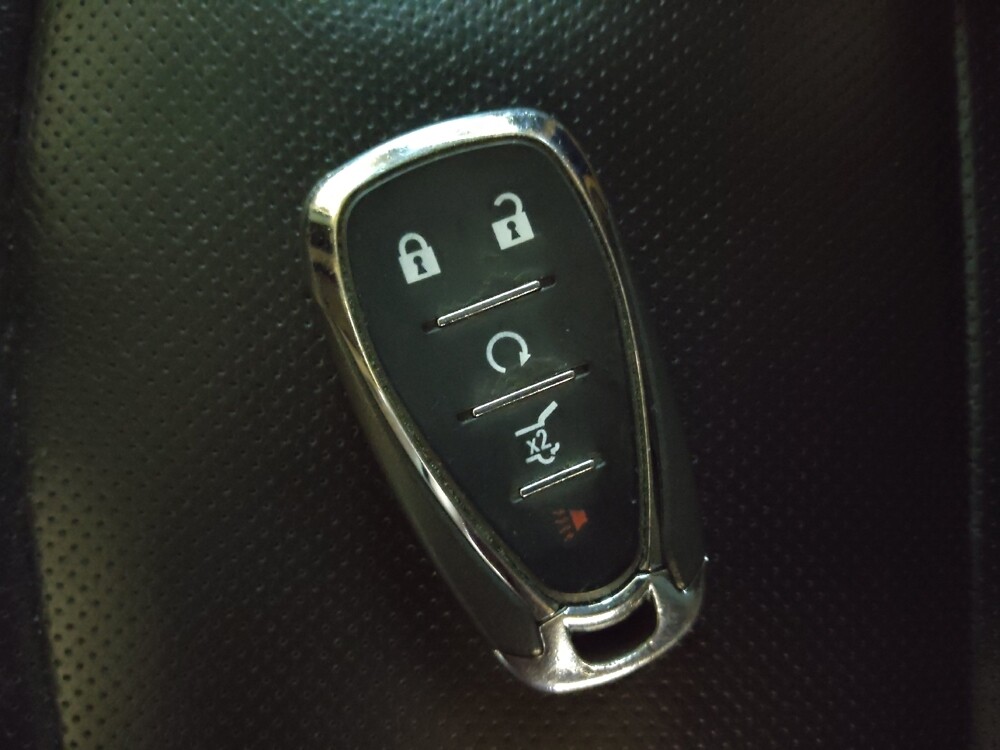 2018 Chevrolet Equinox in Greenville, SC 29607 - 18101802 32