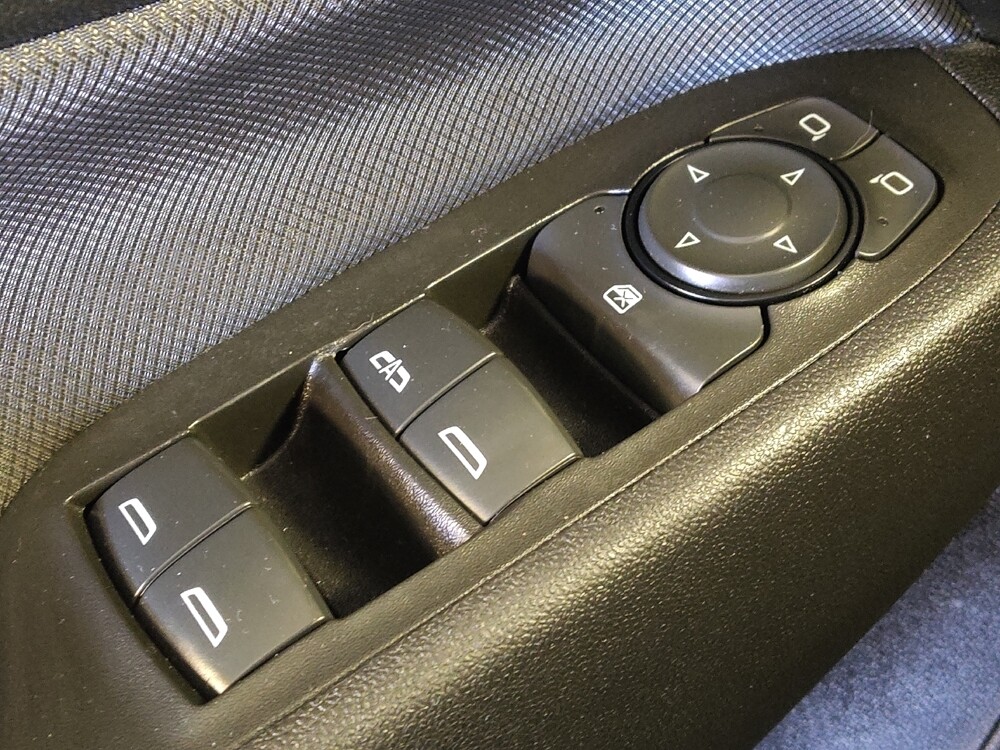 2022 Chevrolet Equinox in Houston, TX 77034 - 18101806 27