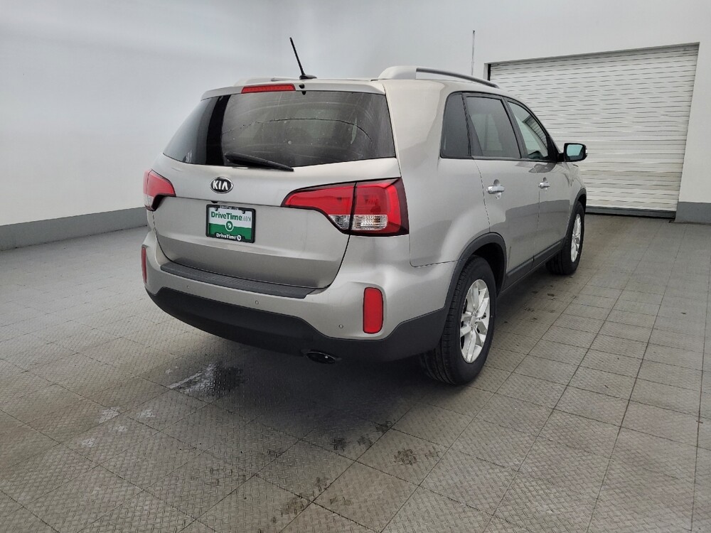 2015 Kia Sorento in Newport News, VA 23601 - 18101820 9