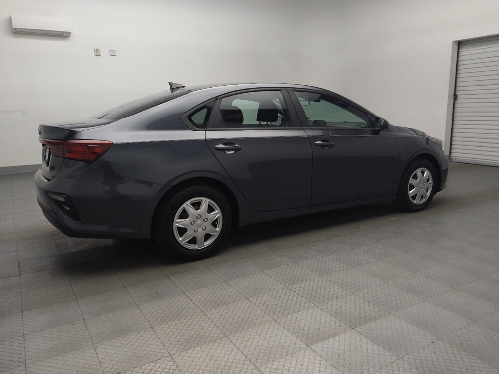 2019 Kia Forte in Oklahoma City, OK 73139 - 18101827 10