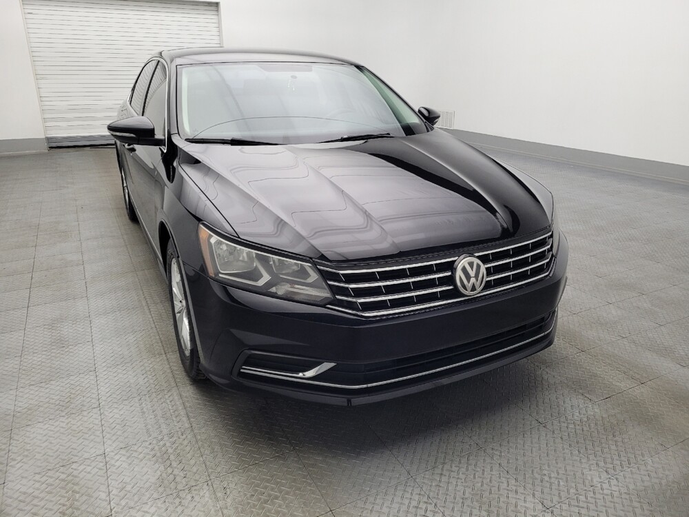 2017 Volkswagen Passat in Orlando, FL 32808 - 18101834 14