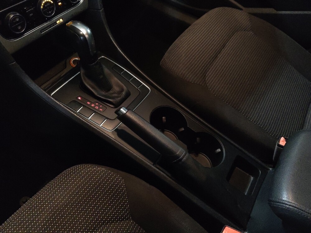 2017 Volkswagen Passat in Orlando, FL 32808 - 18101834 26