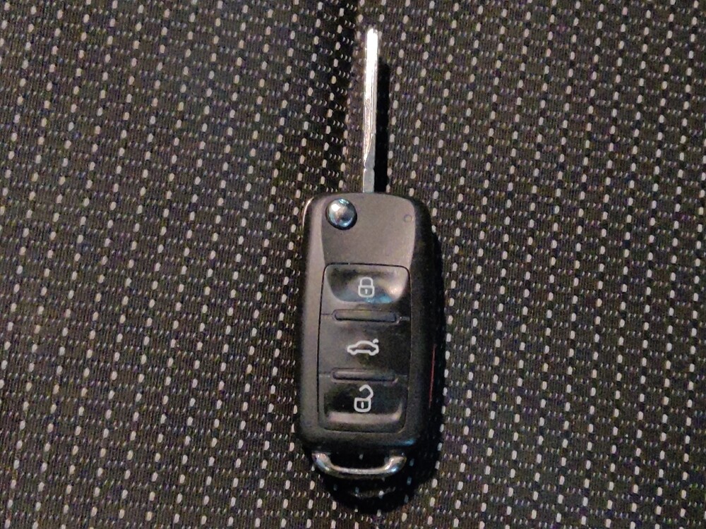 2017 Volkswagen Passat in Orlando, FL 32808 - 18101834 32