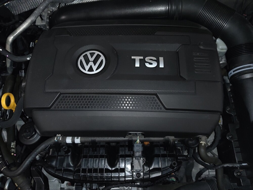 2017 Volkswagen Passat in Orlando, FL 32808 - 18101834 30