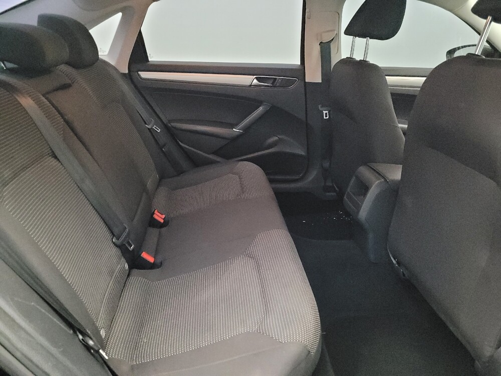 2017 Volkswagen Passat in Orlando, FL 32808 - 18101834 19