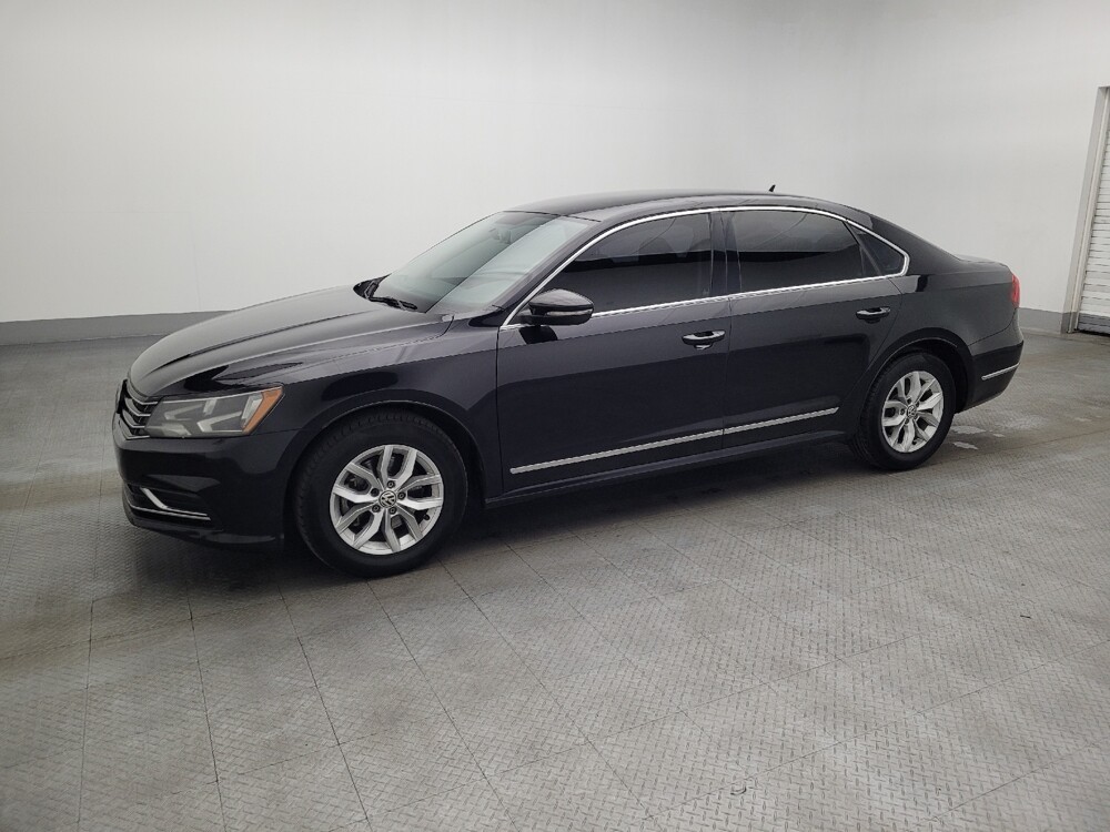 2017 Volkswagen Passat in Orlando, FL 32808 - 18101834 2