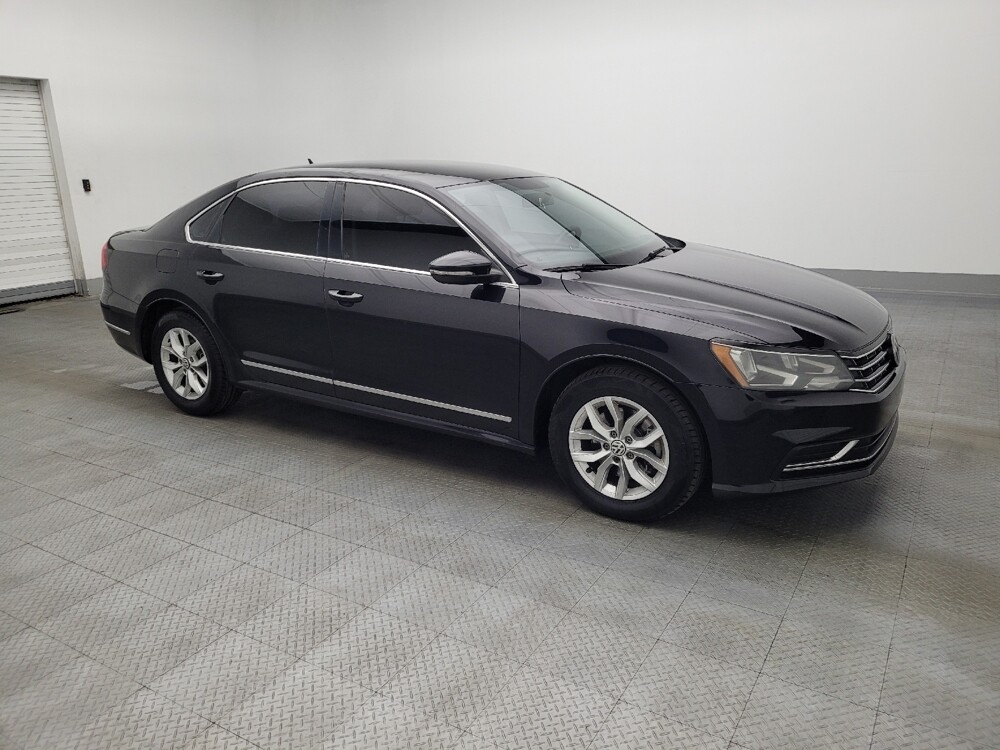 2017 Volkswagen Passat in Orlando, FL 32808 - 18101834 11