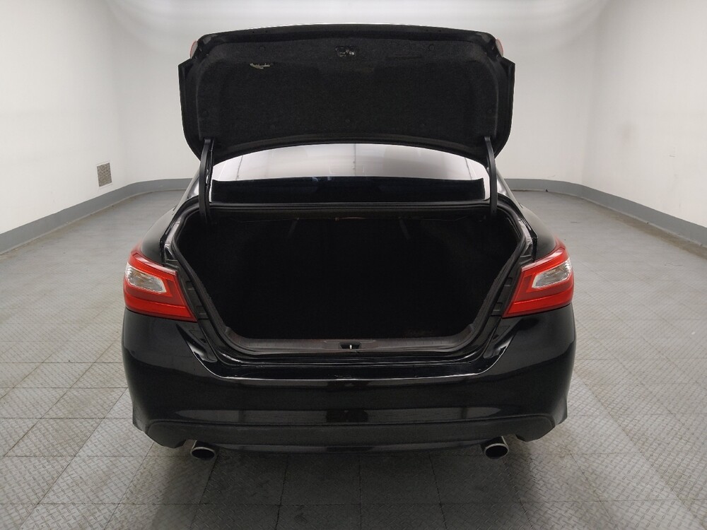 2017 Nissan Altima in Midlothian, IL 60445 - 18101846 29