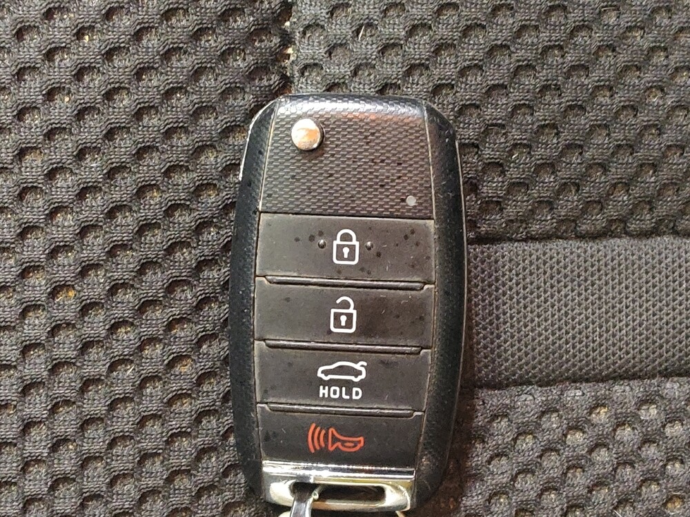 2020 Kia Optima in Oklahoma City, OK 73139 - 18101851 32