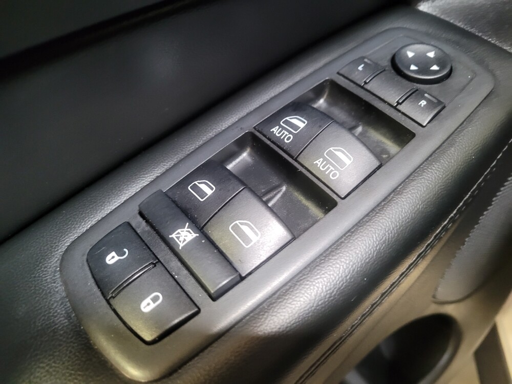 2018 Jeep Grand Cherokee in Montclair, CA 91763 - 18101852 27